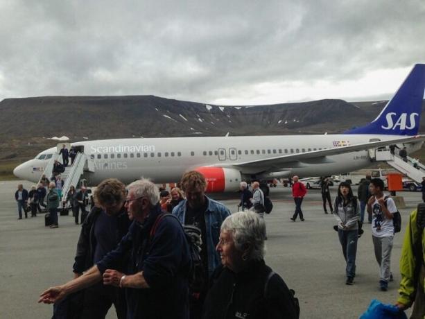 1975 yılında, kuzey kasabasında Havaalanı (Longyearbyen) ortaya çıktı.