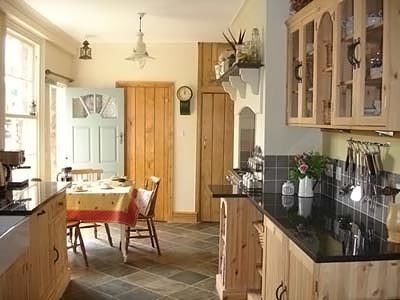 Mutfağın iç kısmında Provence stili