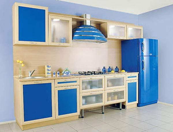 Mavi mutfak (35 fotoğraf): kendi ellerinizle, fiyatınızla, fotoğrafınızla koyu renklerde bir iç tasarımı dekore etmek için video talimatları