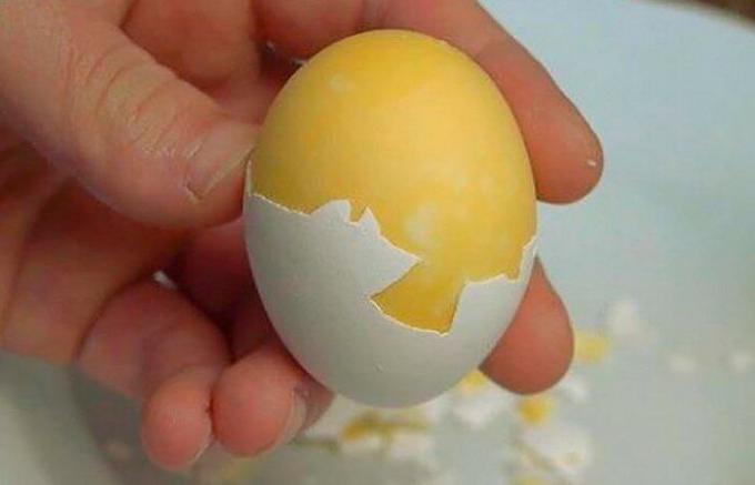 Nasıl bir yumurta dışarı sarısı kaynatın.