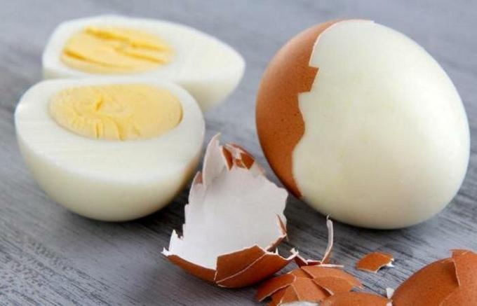 kabuk yumurta pişirmek için nasıl sorunsuz indi.
