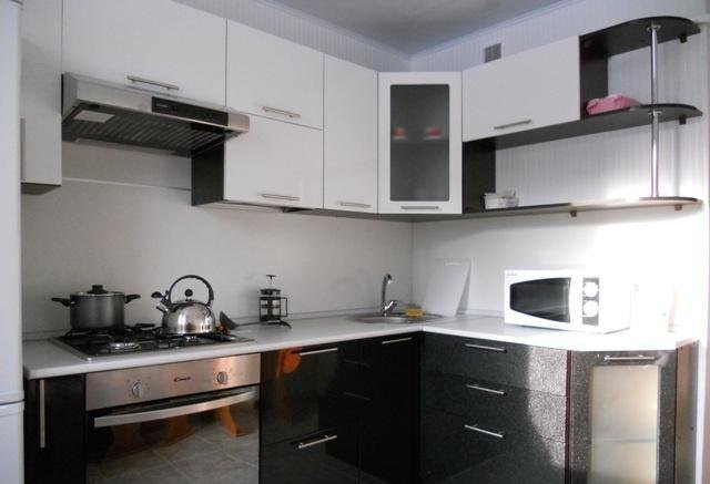 siyah beyaz mutfak tasarımı