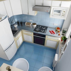 Küçük bir odada mutfak dolaplarının düzenlenmesi