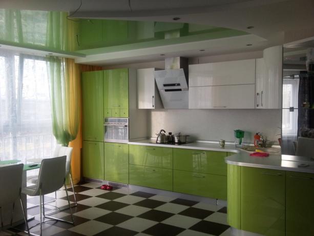 Yeşil mutfak (54 fotoğraf) Ischia: DIY iç dekorasyon, tasarım, mutfak takımı, masa, sandalyeler, duvarlar, tavan, Leroy Merlin, fotoğraf ve fiyat hakkında video eğitimi