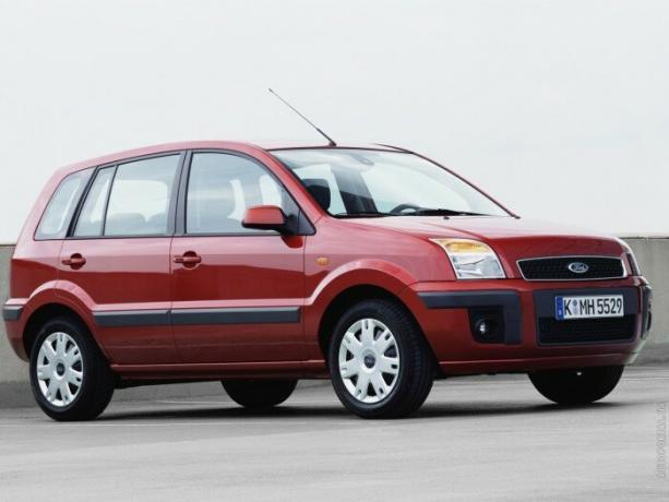 Küçük MPV Ford Fusion öncelikle Avrupa pazarı için üretildi. | Fotoğraf: ford.autoportal.ua.
