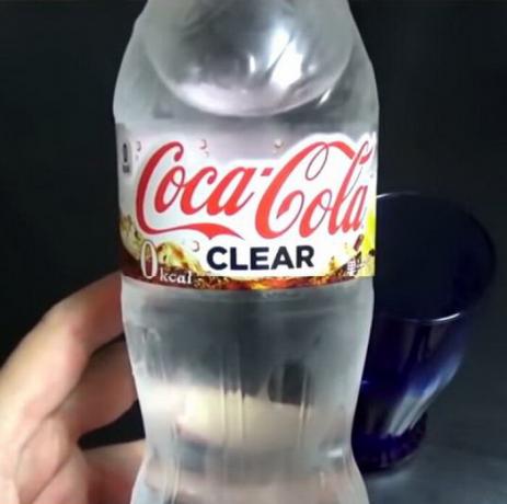Şeffaf Coca-Cola.