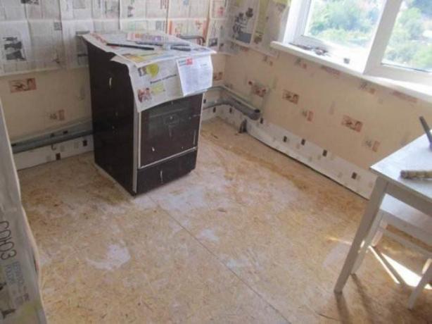 Kruşçev mutfakta zemin onarım.