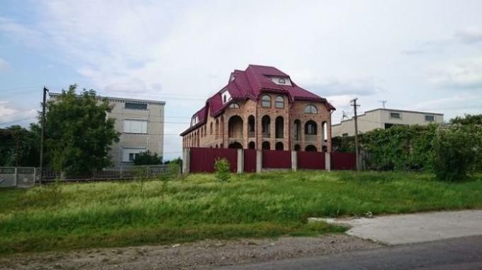 kimse katlı bina var Ukrayna, en zengin köy.