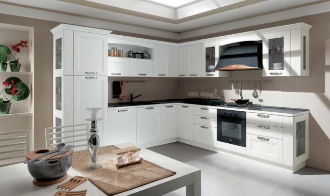 Beyaz mutfak (48 fotoğraf): iç mekanı kendi ellerinizle nasıl dekore edersiniz, video talimatları, fotoğraf ve fiyat