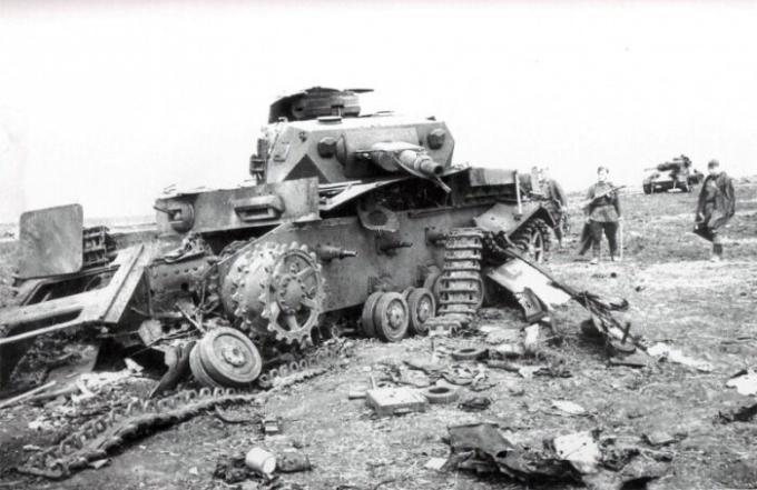 Daha sonra ödeme başladı ve Alman tanklarına ile kaplı. | Fotoğraf: Askeri albüm.