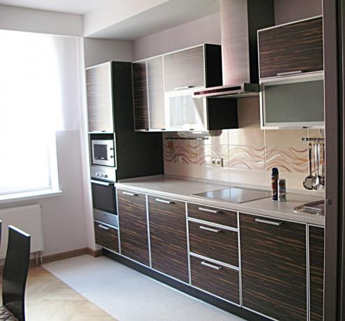 Mutfak tasarımı 6 m2 (39 fotoğraf): altı metrekarelik bir odayı kendi ellerinizle dekore etmek için video talimatları, onarım, fiyat, fotoğraf