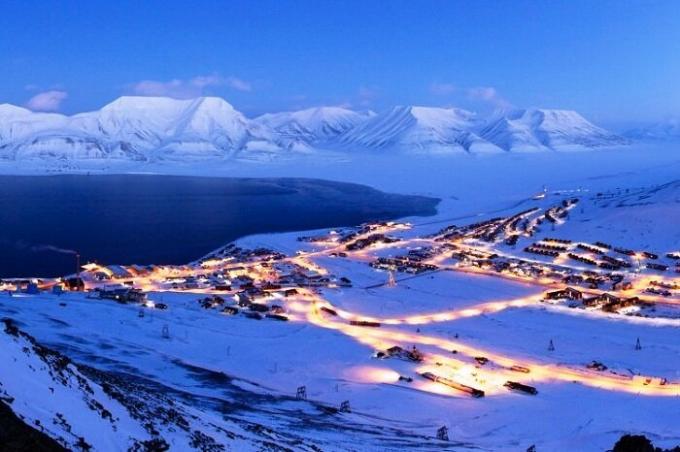 Arctic vaha kasabası Longyearbyen (Norveç).