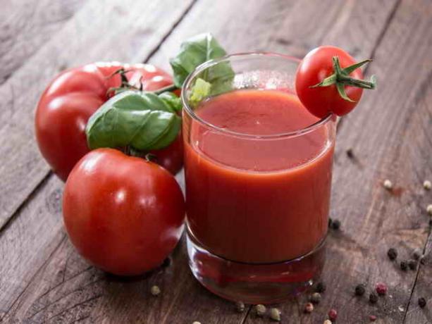 domates © ofazende.ru sağlıklı meyve suları Hasat