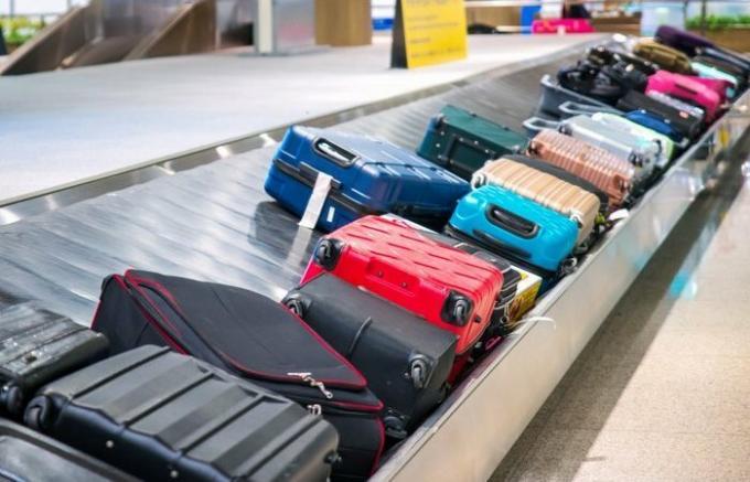 Nasıl havaalanında bavul açılması korunmak için.
